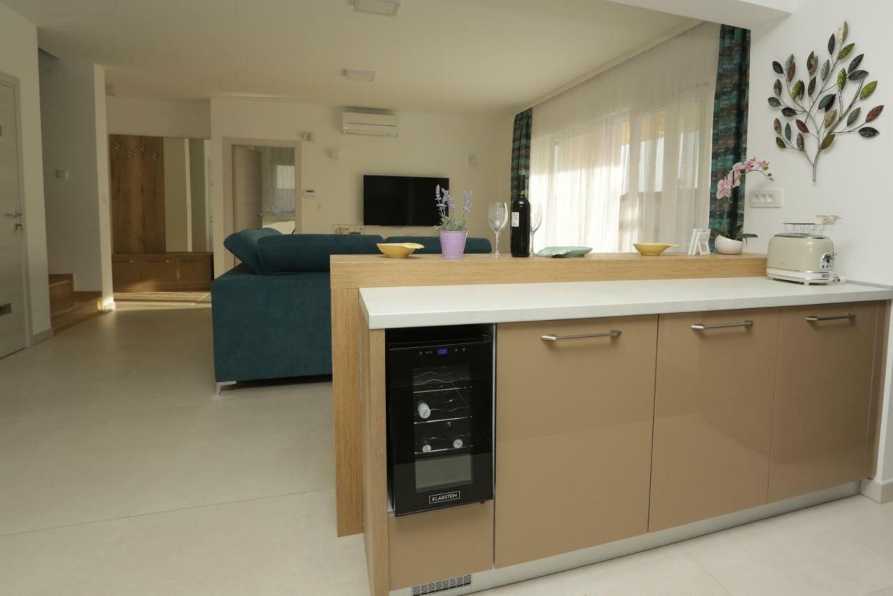 Luxury Villa Lidija Brzac Kültér fotó